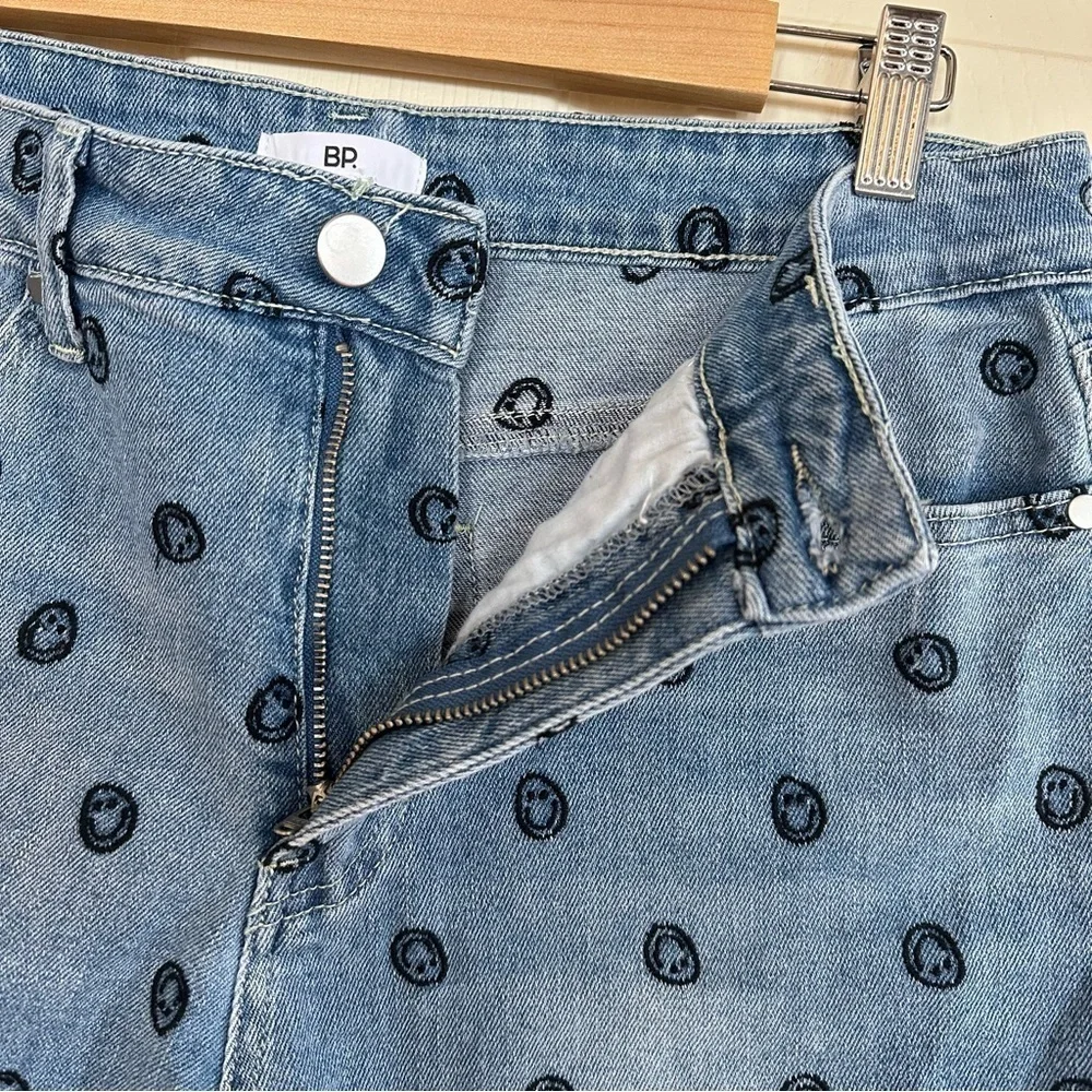 EU BP Smiley Embroidered High Rise Denim Mom Shorts